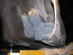 220SE rust repair 026